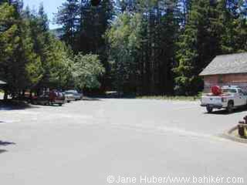 Photo of the Sky Oaks Trailhead